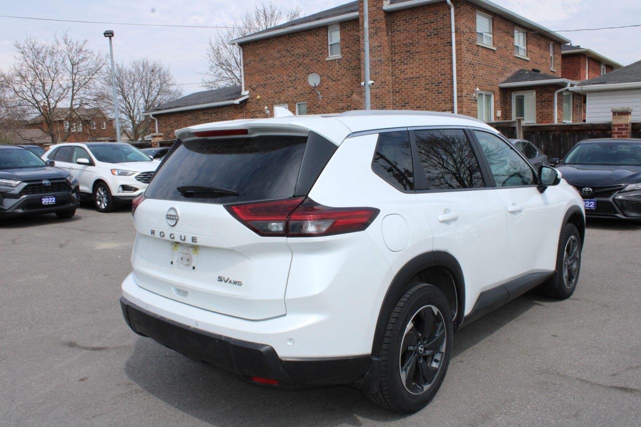 2024 Nissan Rogue AWD SV Moonroof - Photo #5