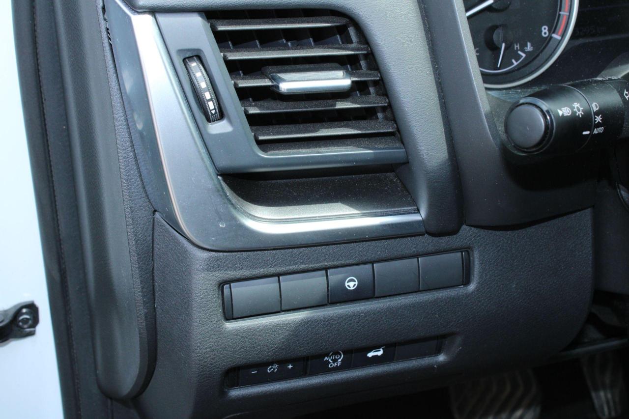 2024 Nissan Rogue AWD SV Moonroof - Photo #16