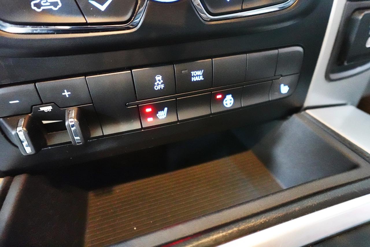 2015 RAM 1500 DEALER MAINTAIN,NO ACCIDENT ,SUPER CLEAN.4X4 - Photo #29