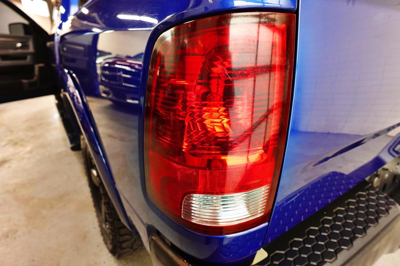 2015 RAM 1500 DEALER MAINTAIN,NO ACCIDENT ,SUPER CLEAN.4X4 - Photo #11