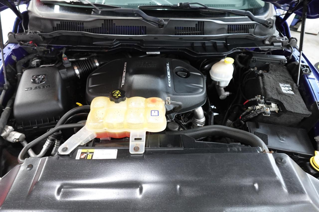 2015 RAM 1500 DEALER MAINTAIN,NO ACCIDENT ,SUPER CLEAN.4X4 - Photo #37