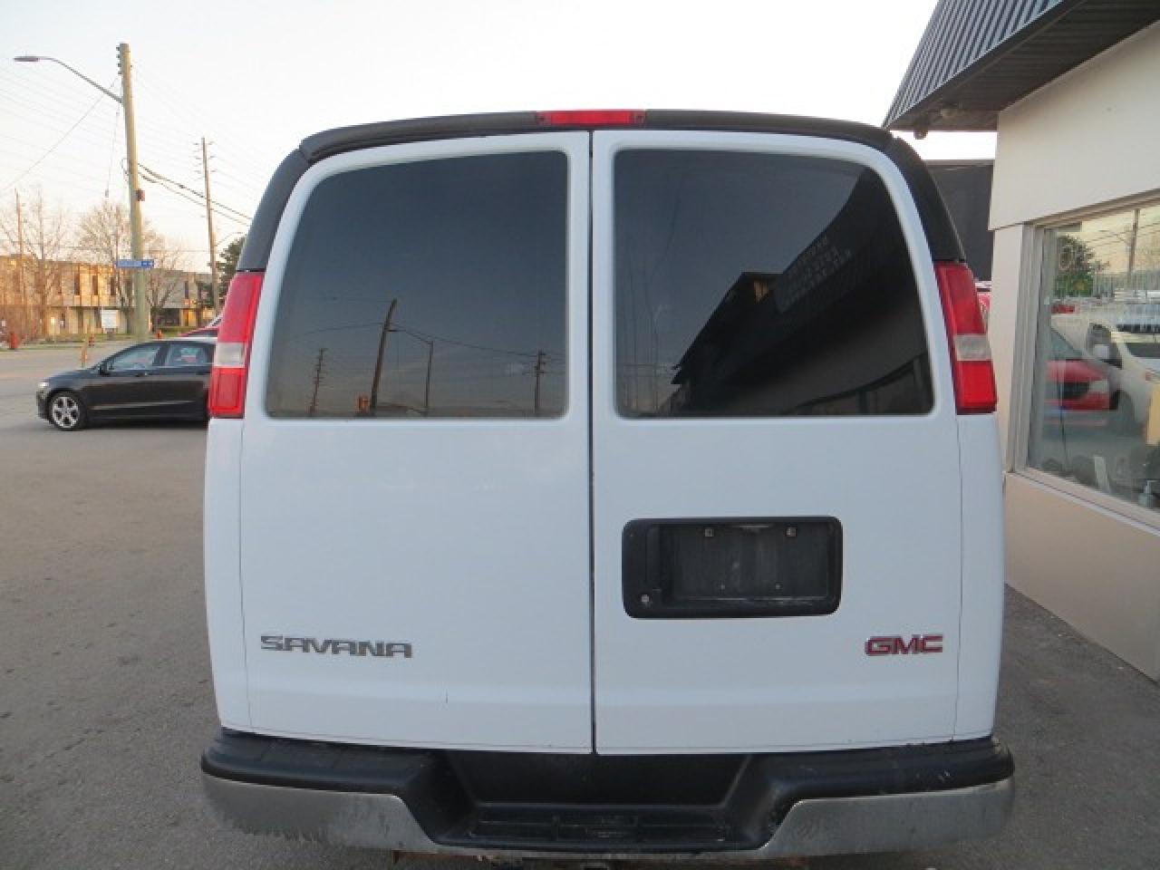 2017 GMC Savana 2500 CERTIFIED, 2500, SHELVES, DIVIDER, TRAILER BRAKE - Photo #6