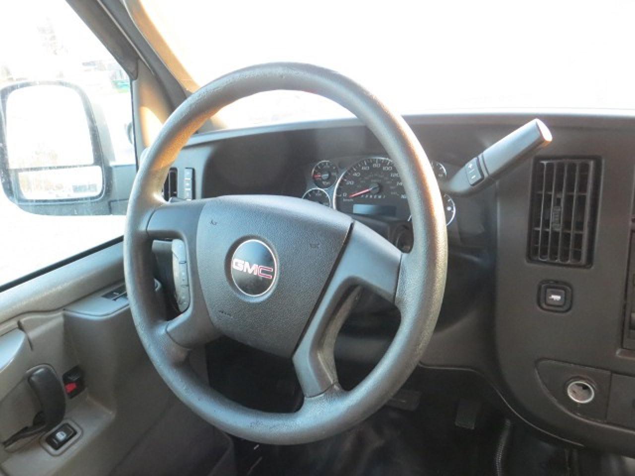 2017 GMC Savana 2500 CERTIFIED, 2500, SHELVES, DIVIDER, TRAILER BRAKE - Photo #13