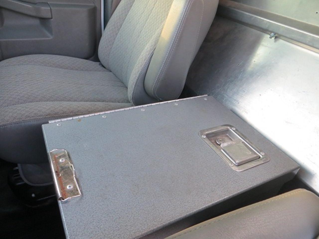 2017 GMC Savana 2500 CERTIFIED, 2500, SHELVES, DIVIDER, TRAILER BRAKE - Photo #11