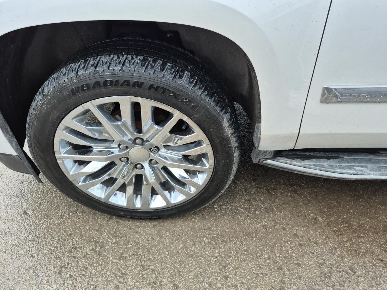 2016 Cadillac Escalade PREMIUM - Photo #17