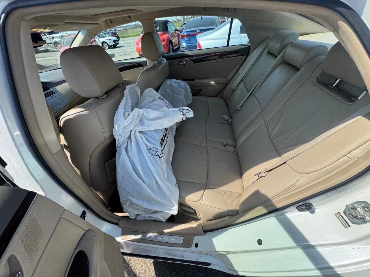 2008 Toyota Avalon XLS, LEATHER, LOADED, GREAT SHAPE, - Photo #11