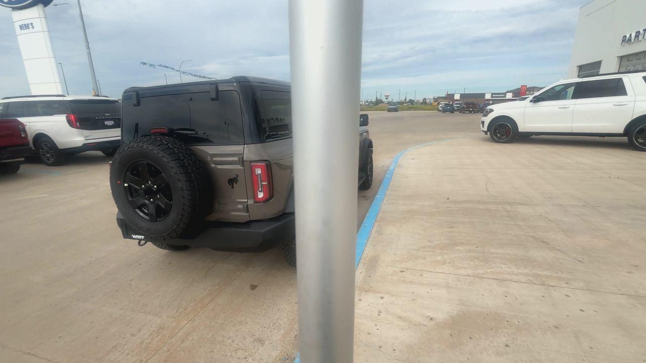 2025 Ford Bronco OUTER BANKS 4 DOOR 4X4 Photo5