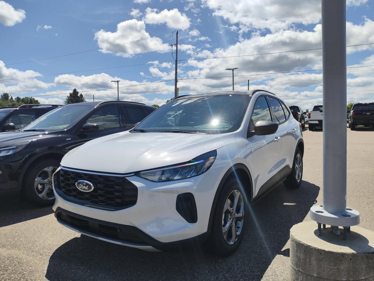 2025 Ford Escape ST-Line Photo0