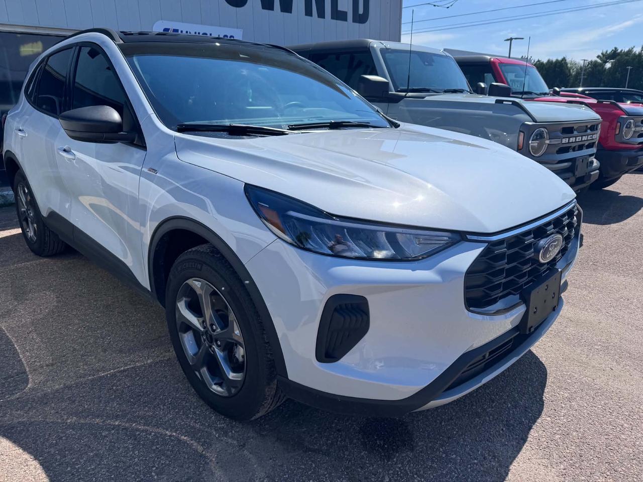 2025 Ford Escape ST-Line Photo5