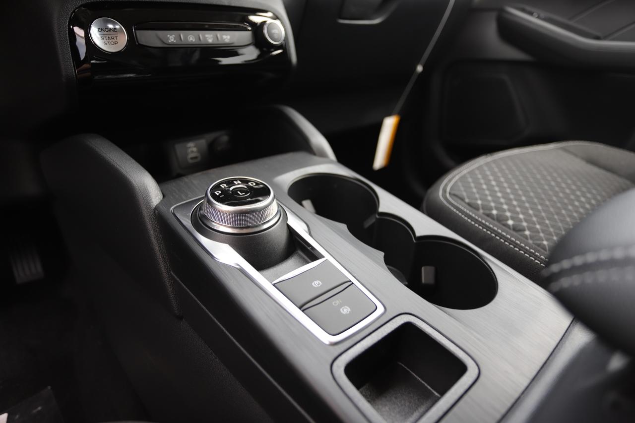 2025 Ford Escape Active AWD Photo5
