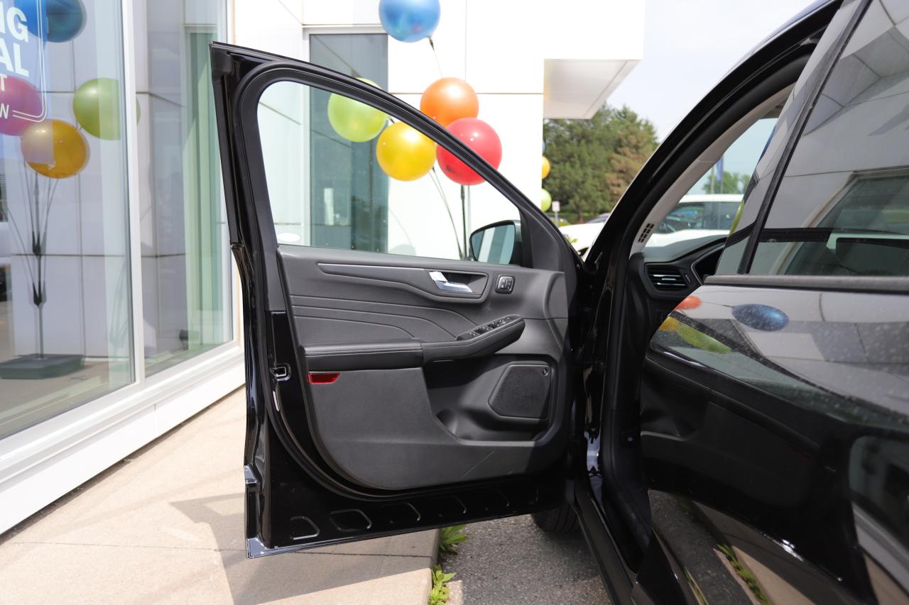 2025 Ford Escape Active AWD Photo5