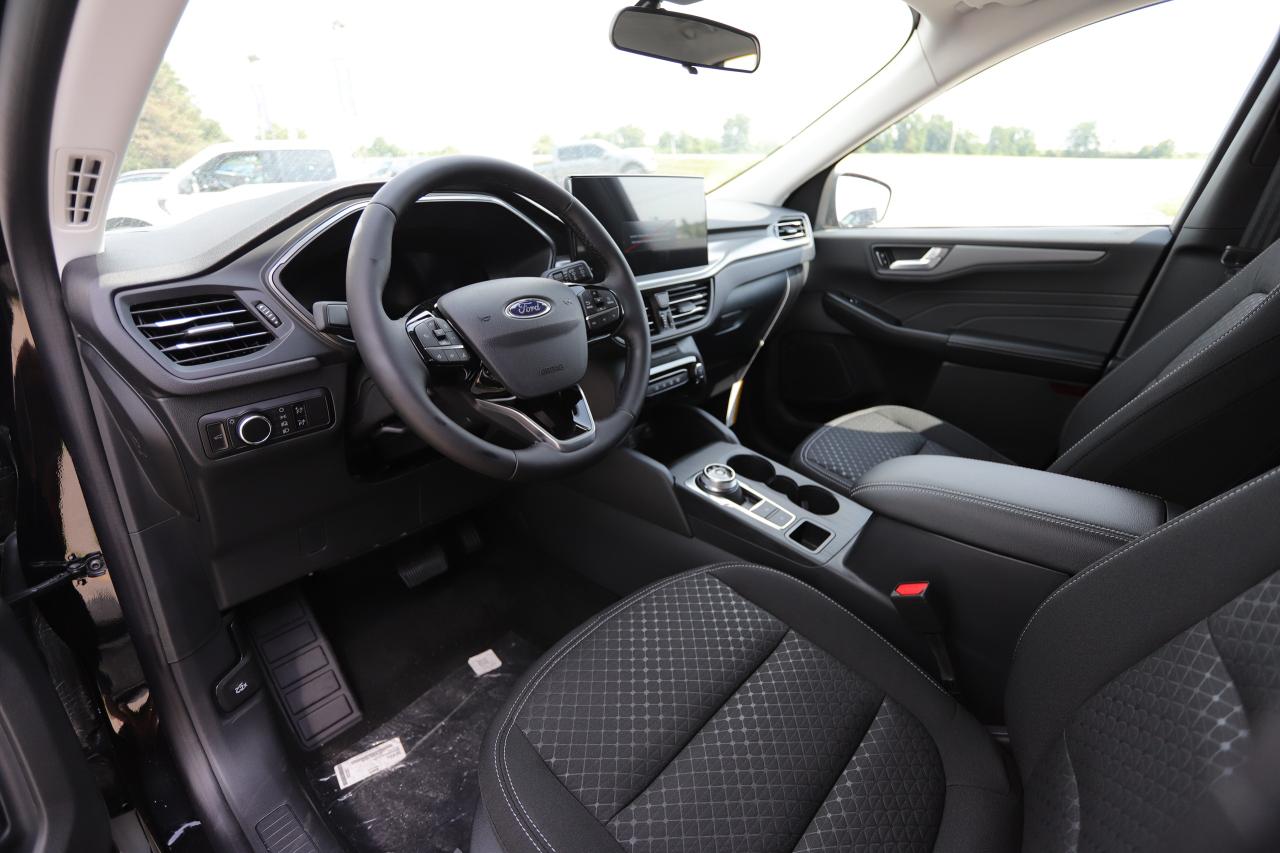 2025 Ford Escape Active AWD Photo5