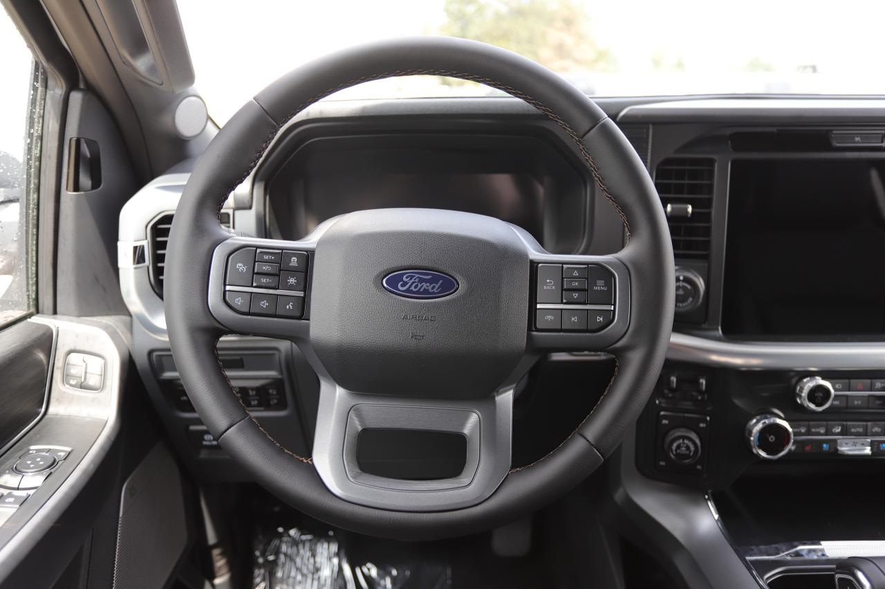 2025 Ford F-150 Lariat 4WD SuperCrew 5.5' Box Photo5