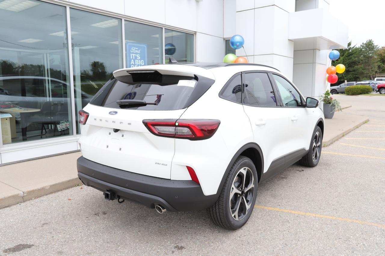 2025 Ford Escape ST-Line Select AWD Photo5