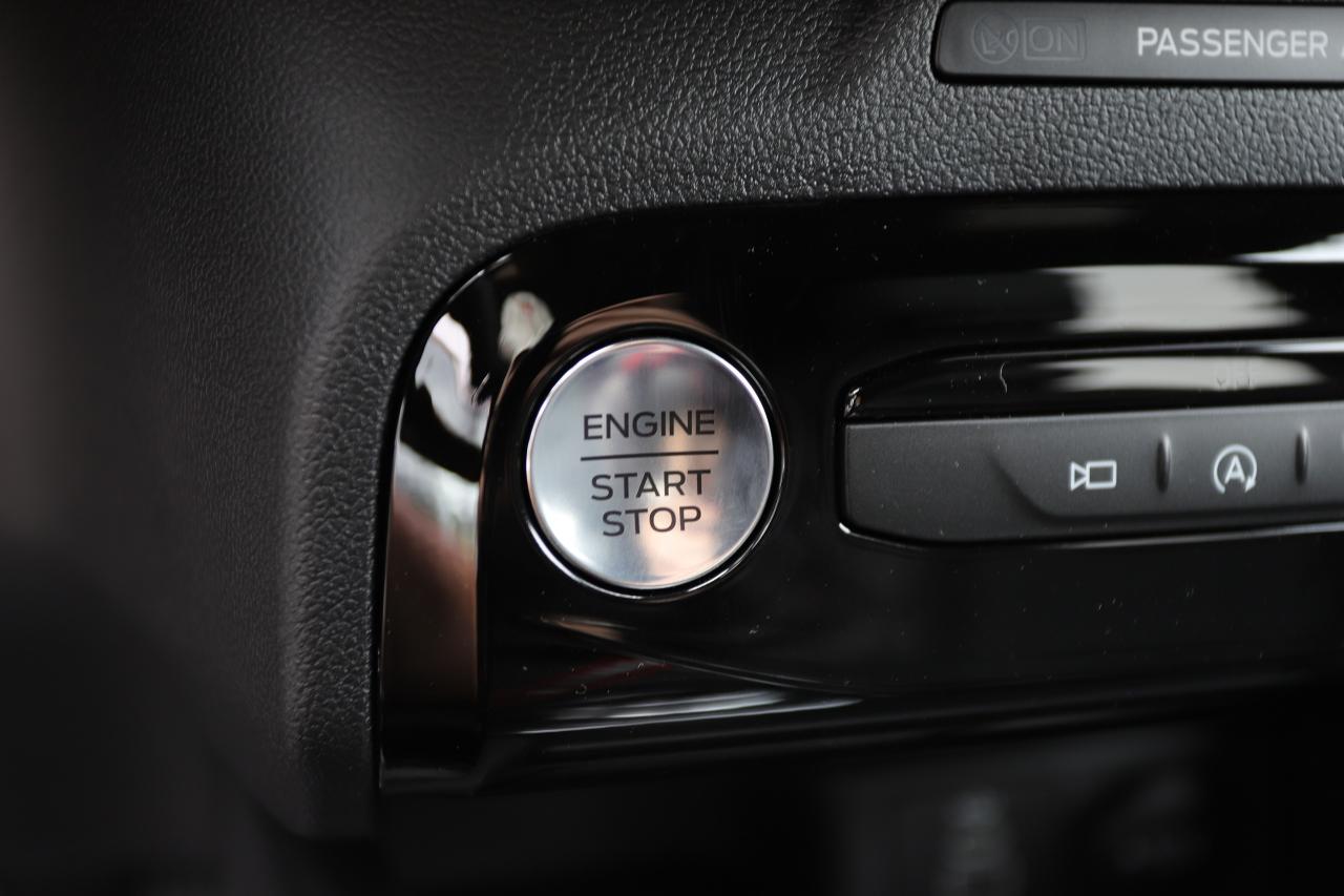 2025 Ford Escape ST-Line Select AWD Photo5