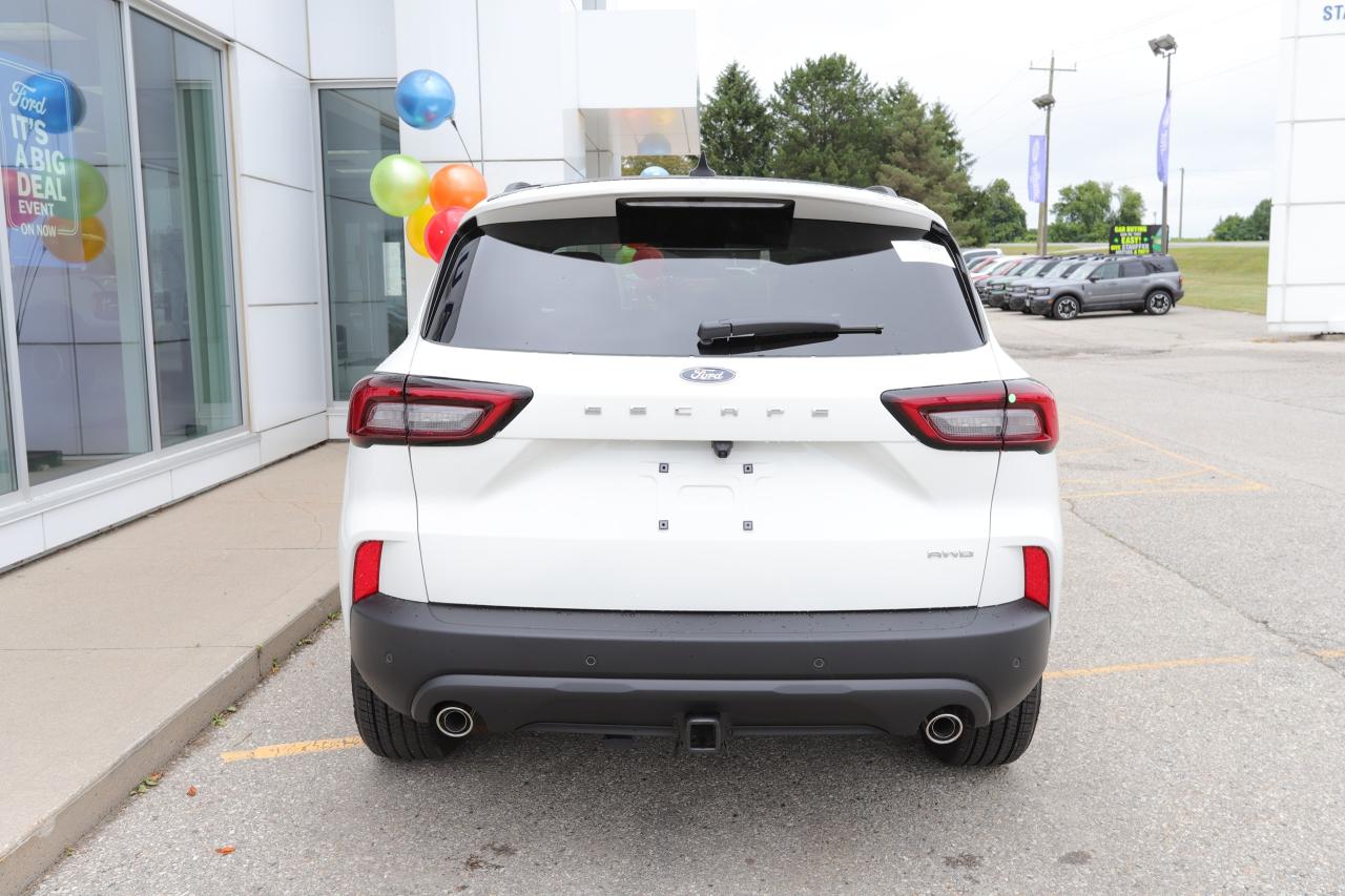 2025 Ford Escape ST-Line Select AWD Photo5