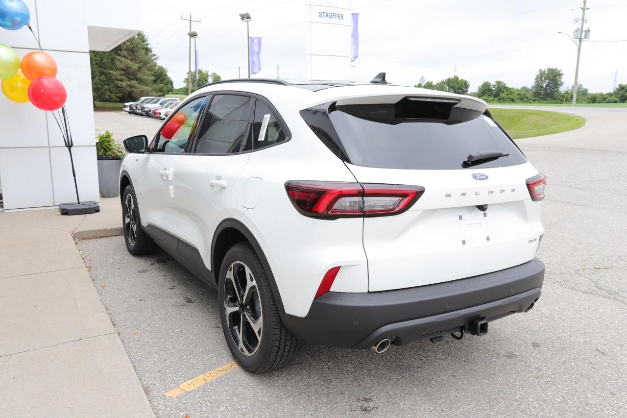 2025 Ford Escape ST-Line Select AWD Photo5