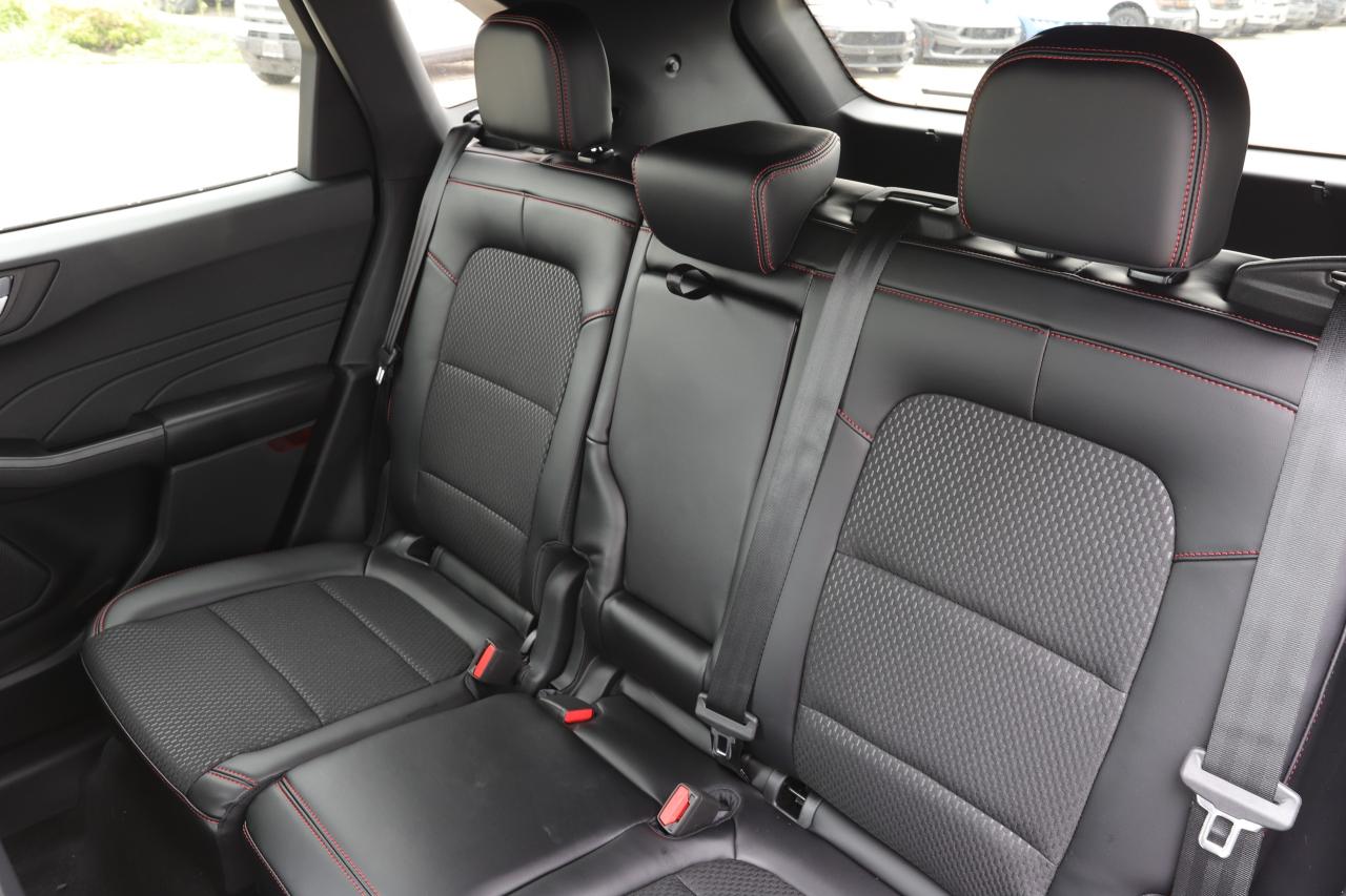 2025 Ford Escape ST-Line Select AWD Photo5