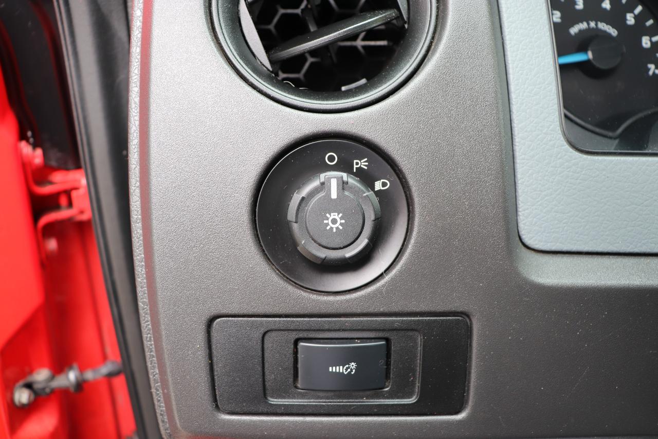 2014 Ford F-150 STX 2WD Reg Cab 126 Photo5