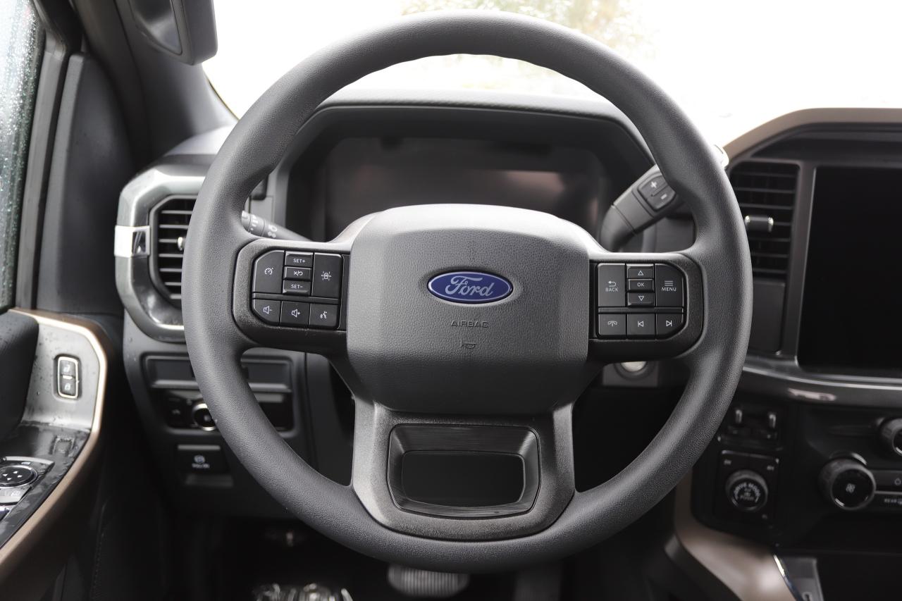 2025 Ford F-150 STX 4WD SuperCrew 5.5' Box Photo5