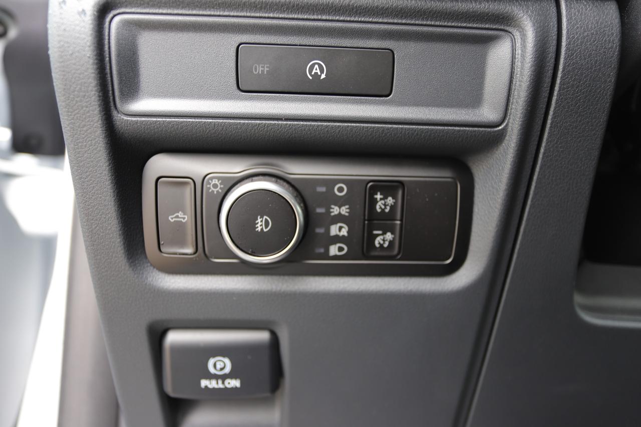2025 Ford F-150 STX 4WD SuperCrew 5.5' Box Photo5