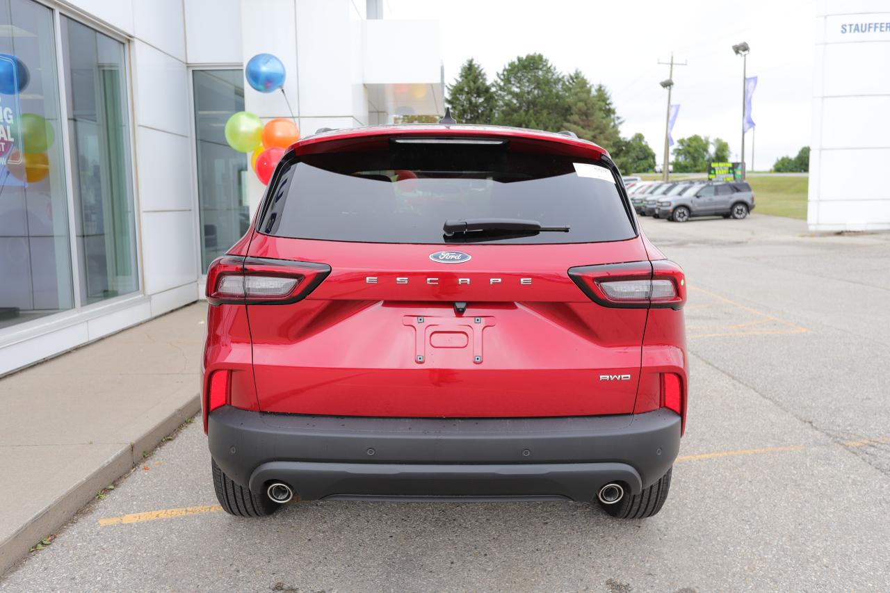 2025 Ford Escape ST-Line AWD Photo4