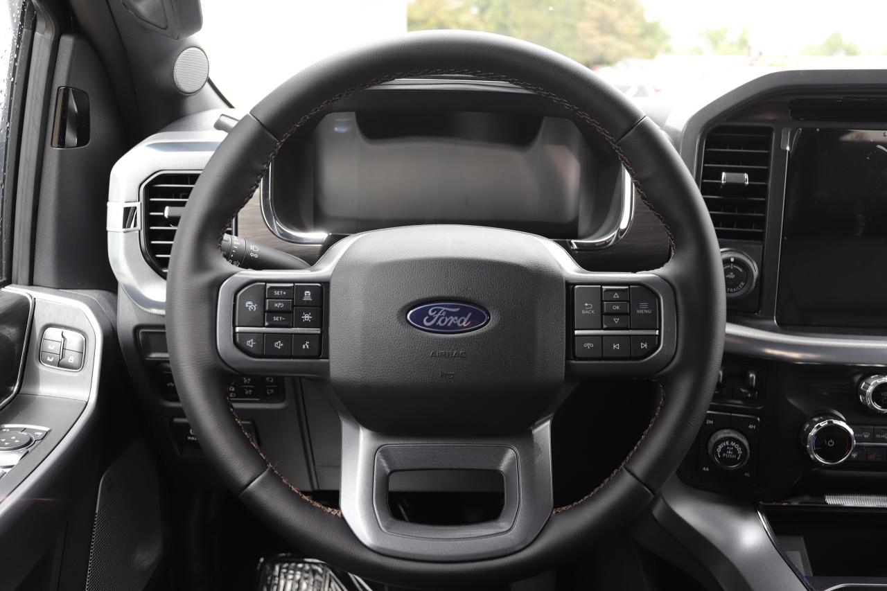 2025 Ford F-150 Lariat 4WD SuperCrew 5.5' Box Photo5