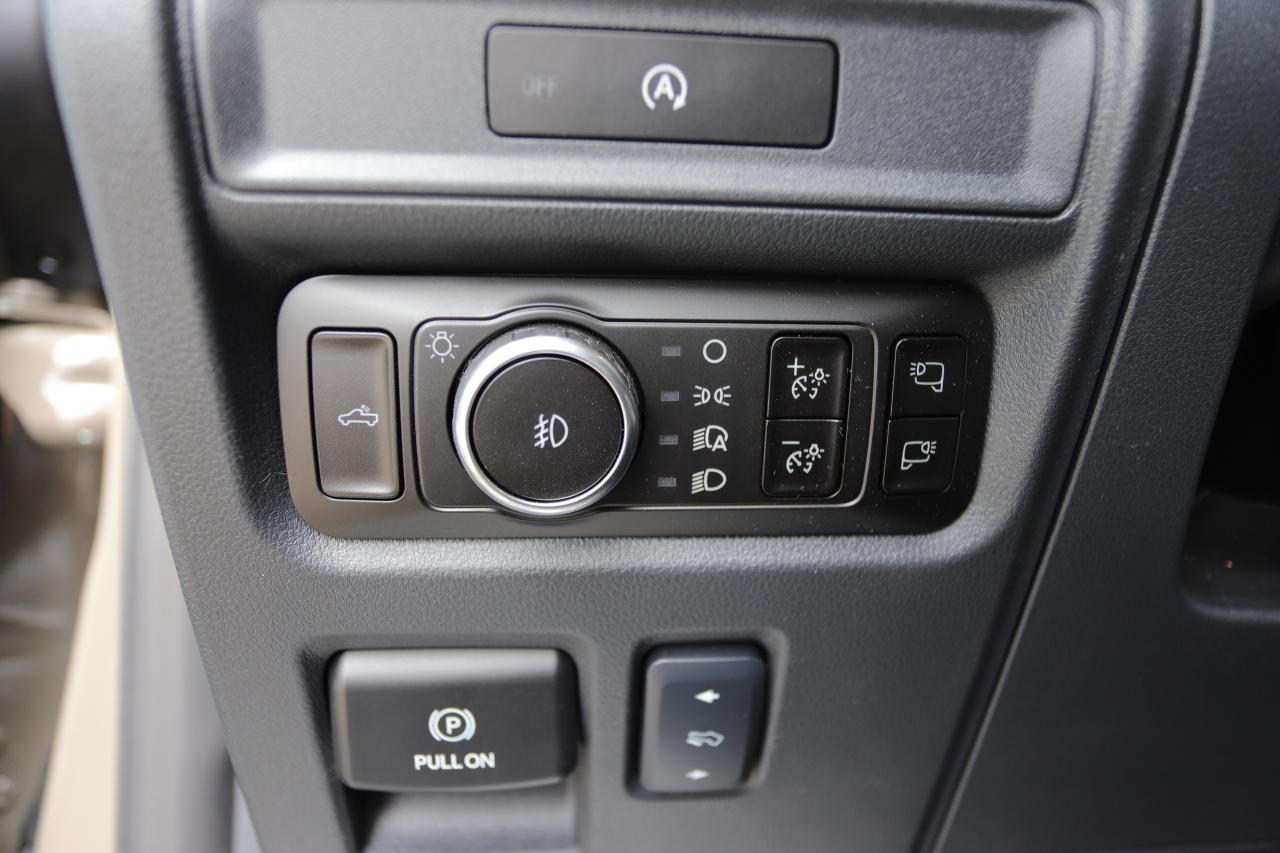 2025 Ford F-150 Lariat 4WD SuperCrew 5.5' Box Photo5
