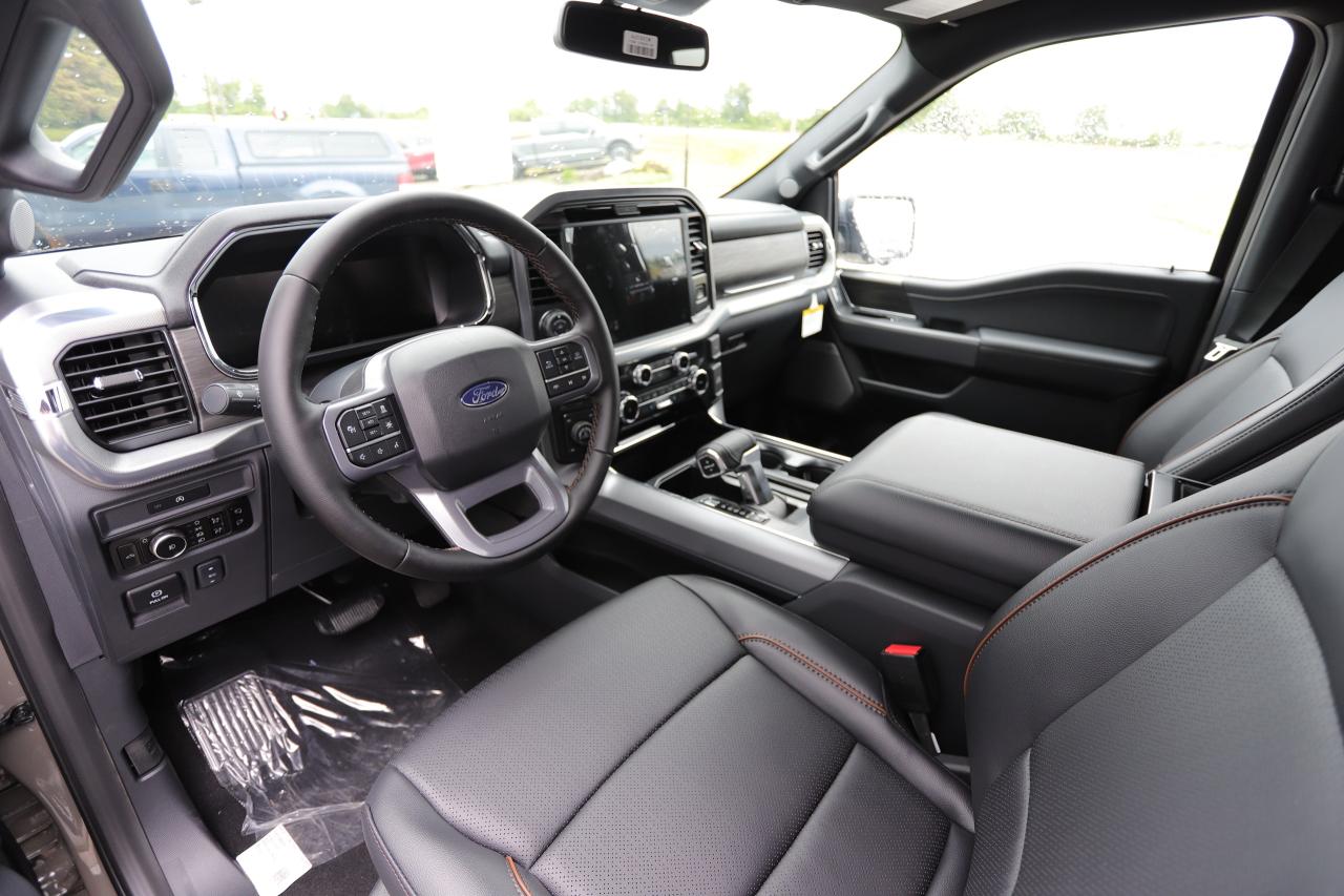 2025 Ford F-150 Lariat 4WD SuperCrew 5.5' Box Photo5