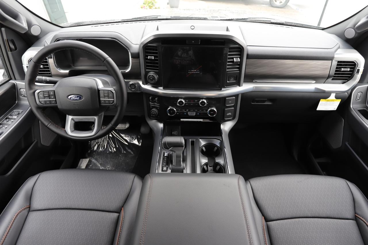 2025 Ford F-150 Lariat 4WD SuperCrew 5.5' Box Photo5