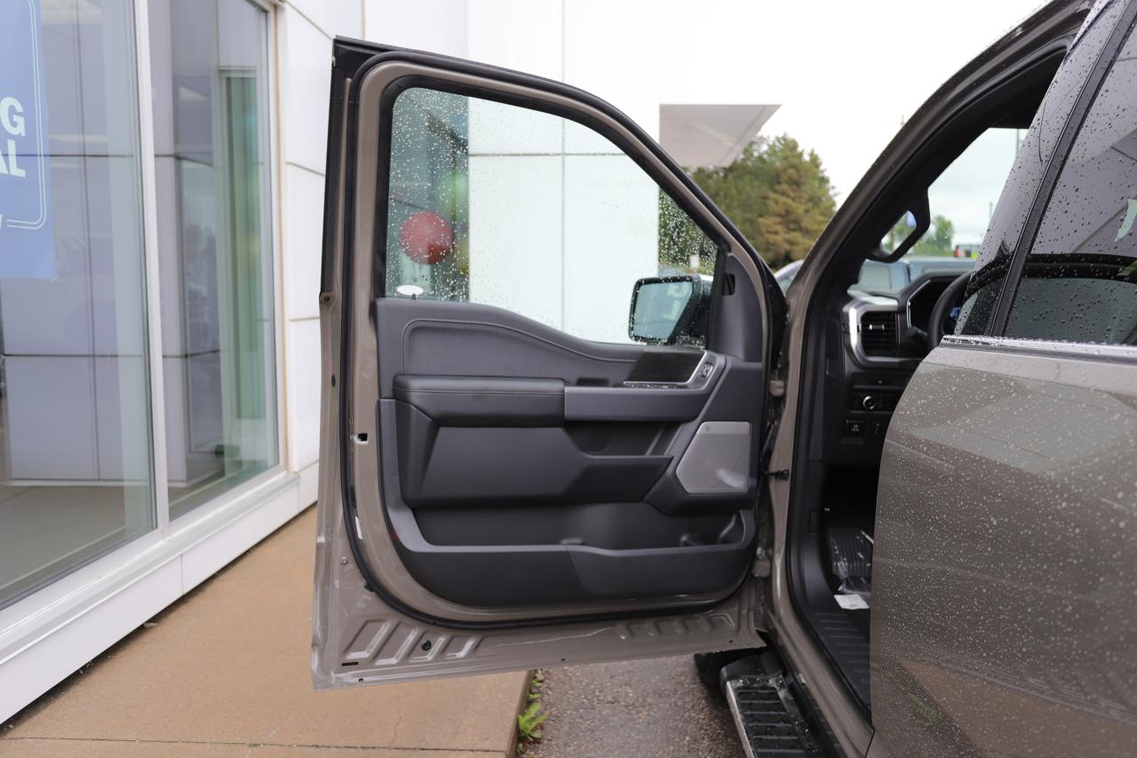 2025 Ford F-150 Lariat 4WD SuperCrew 5.5' Box Photo5
