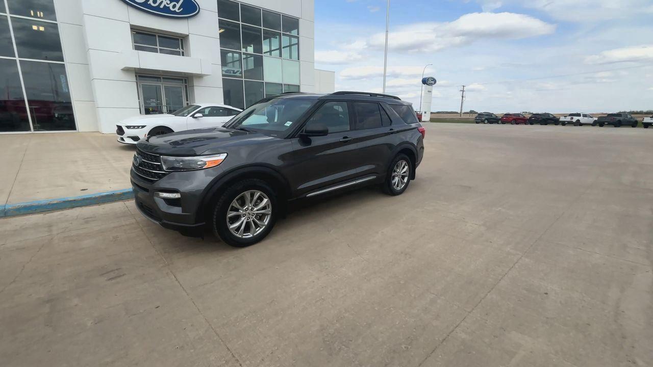 2020 Ford Explorer XLT 4WD Photo3
