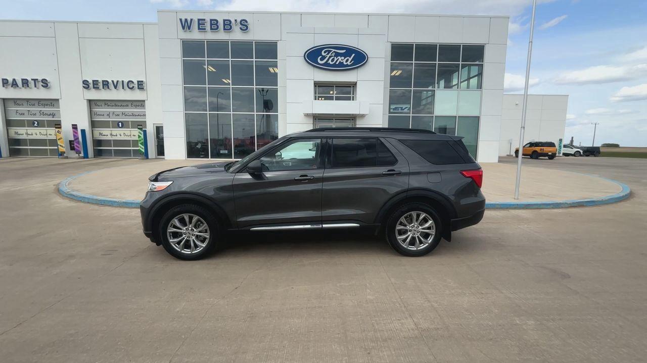 2020 Ford Explorer XLT 4WD Photo4