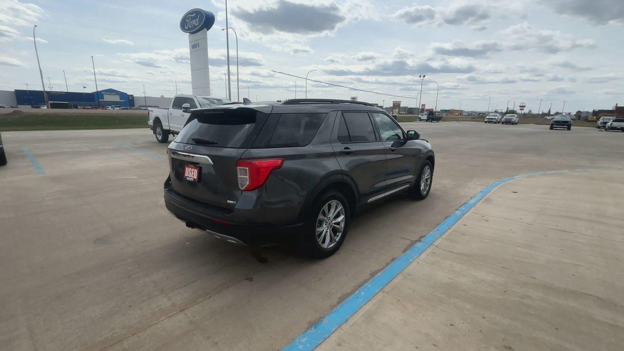 2020 Ford Explorer XLT 4WD Photo5