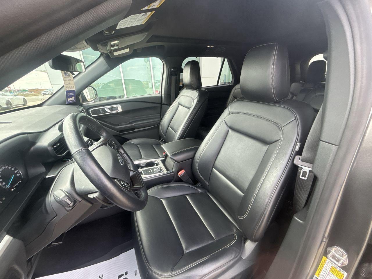 2020 Ford Explorer XLT 4WD Photo5