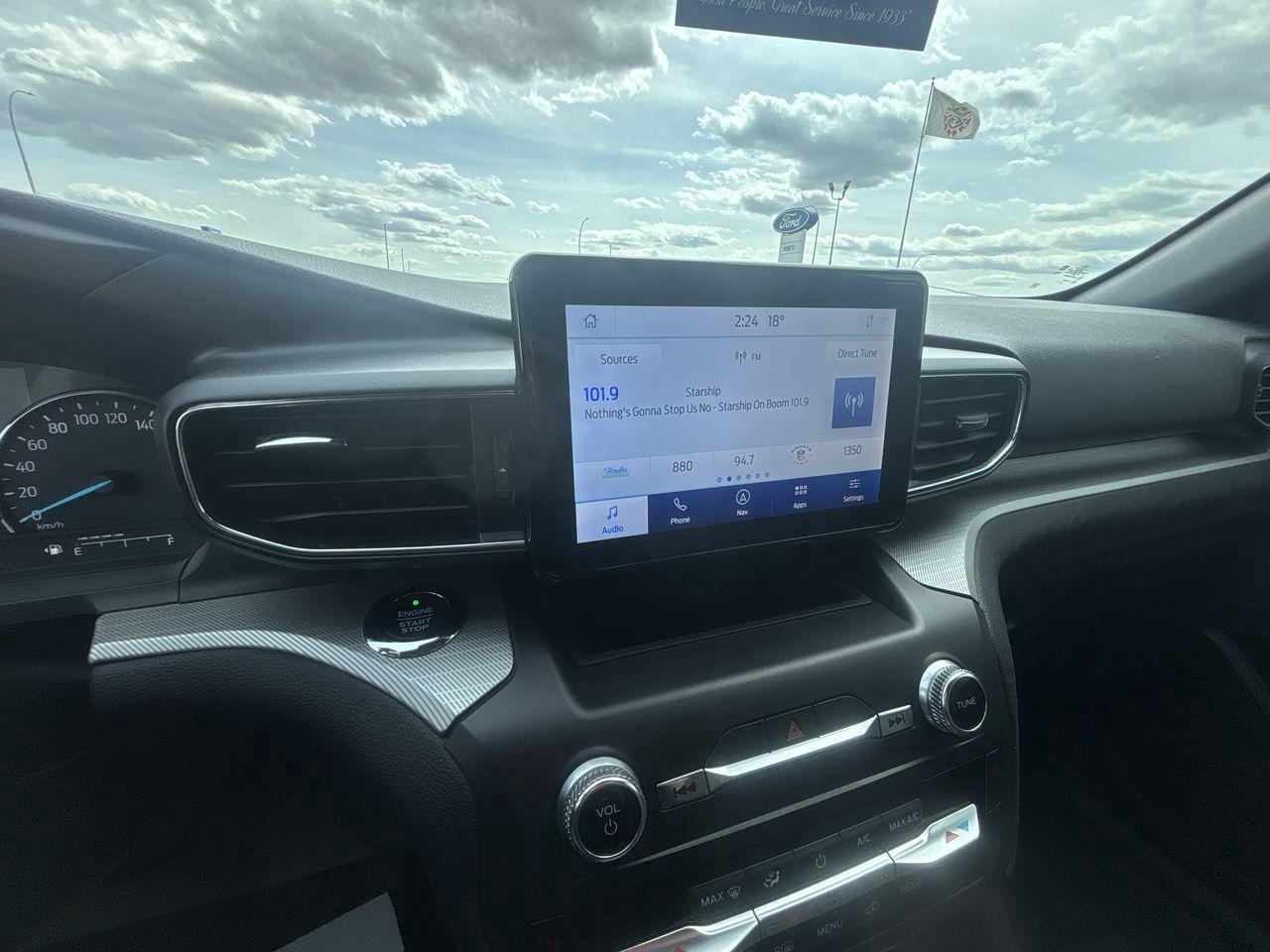 2020 Ford Explorer XLT 4WD Photo5
