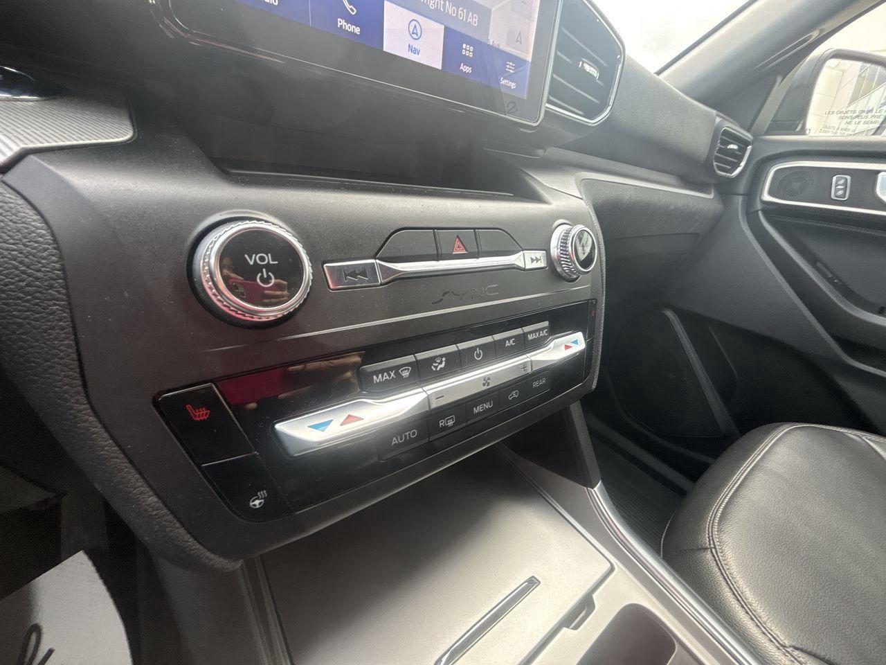 2020 Ford Explorer XLT 4WD Photo5