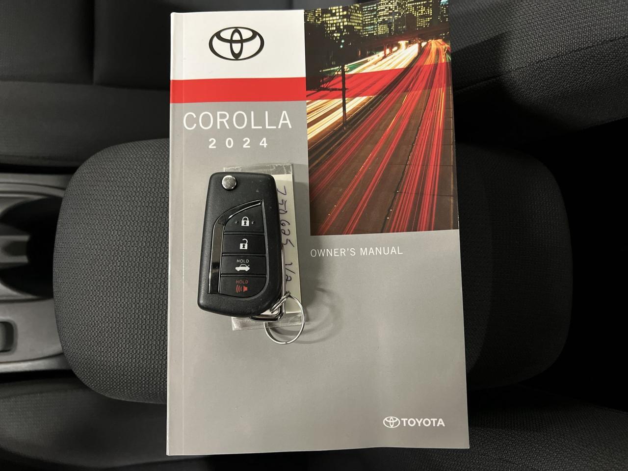 2024 Toyota Corolla AUTOMATIC | ONLY 11,000KMS | CARPLAY | REAR CAM Photo