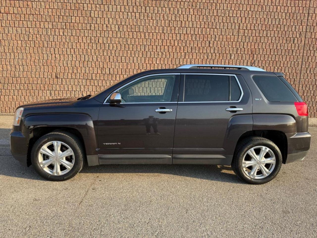 2016 GMC Terrain SLT | AWD | ONE OWNER | CLEAN CARFAX | NAVI | BACK UP CAM | NAVI | BLUETOOTH | REMOTE START | POWER LIFTGATE | PIONEER SOUND SYSTEM - Photo #3