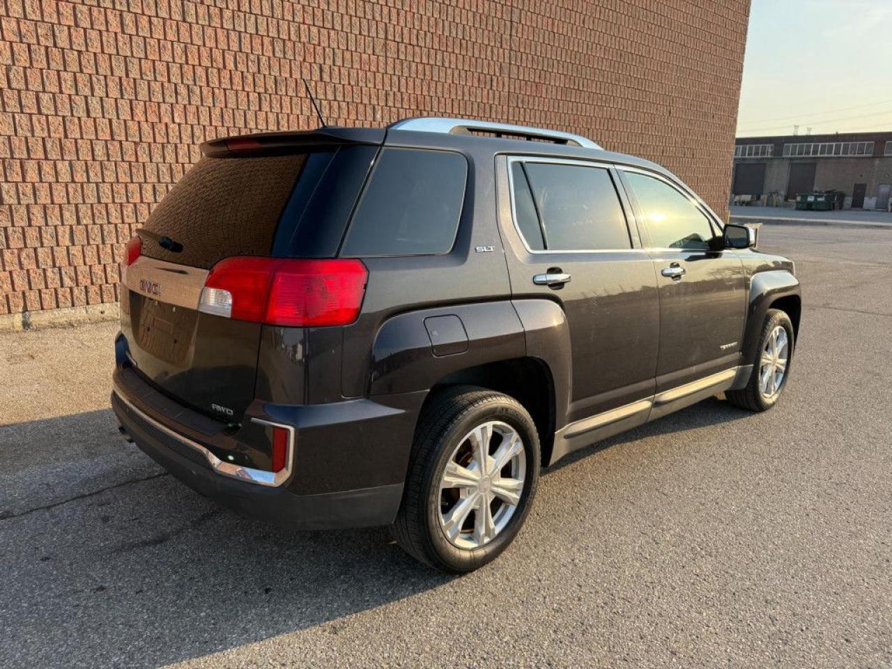 2016 GMC Terrain SLT | AWD | ONE OWNER | CLEAN CARFAX | NAVI | BACK UP CAM | NAVI | BLUETOOTH | REMOTE START | POWER LIFTGATE | PIONEER SOUND SYSTEM - Photo #6