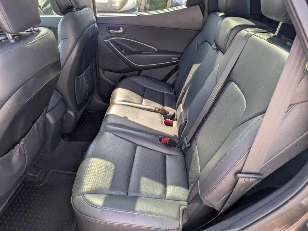 2014 Hyundai Santa Fe Sport 2.4 Luxury  **LEATHER** Photo