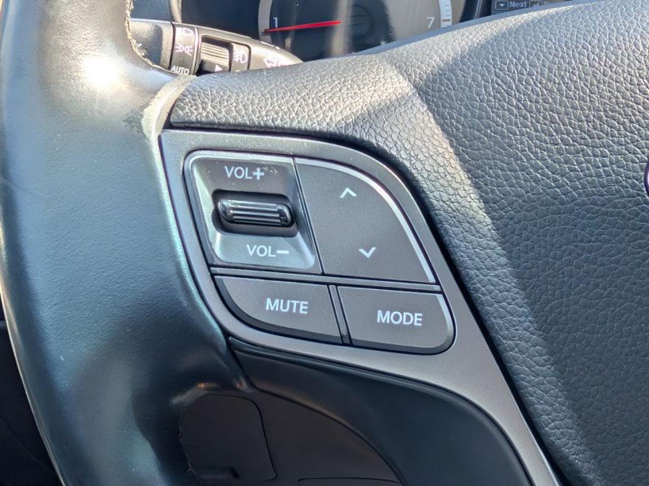 2014 Hyundai Santa Fe Sport 2.4 Luxury  **LEATHER** Photo