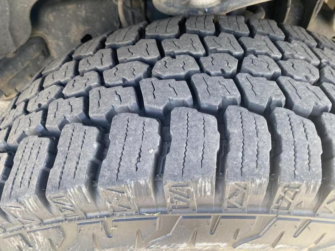 12450400