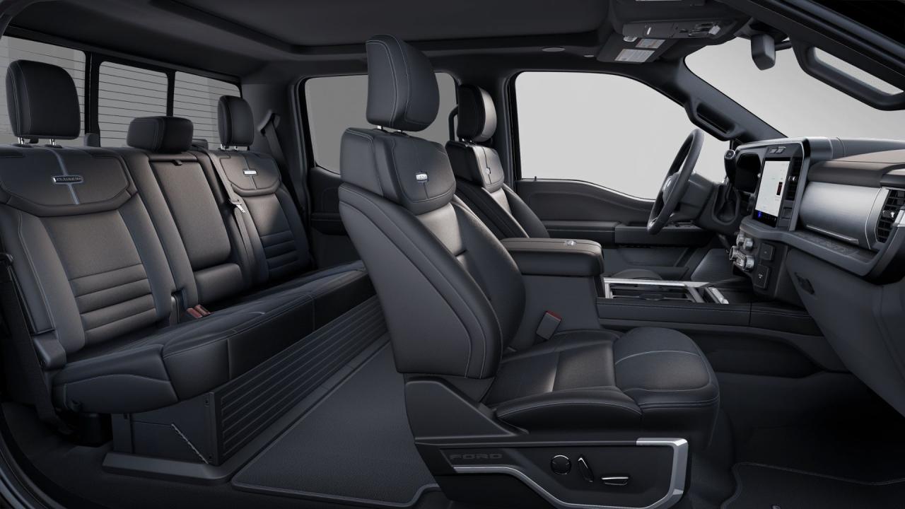 2025 Ford F-350 4X4 CREW CAB PICKUP/ Photo5