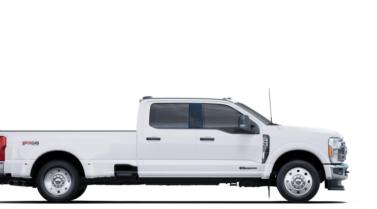 2025 Ford F-450 Super Duty DRW XLT Photo5