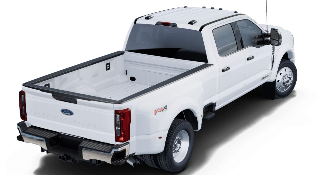 2025 Ford F-450 Super Duty DRW XLT Photo