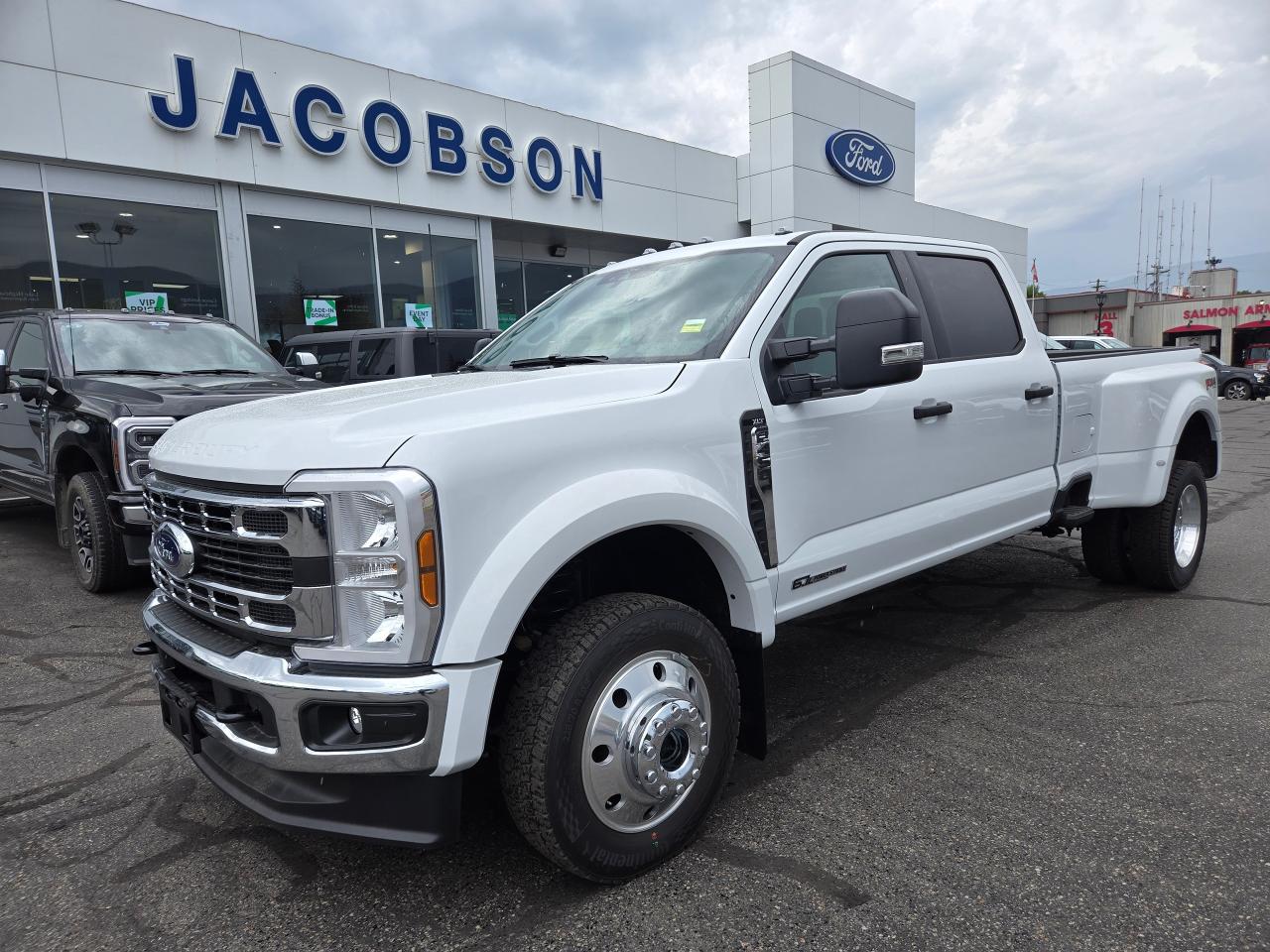 New 2025 Ford F-450 Super Duty DRW XLT for sale in Salmon Arm, BC