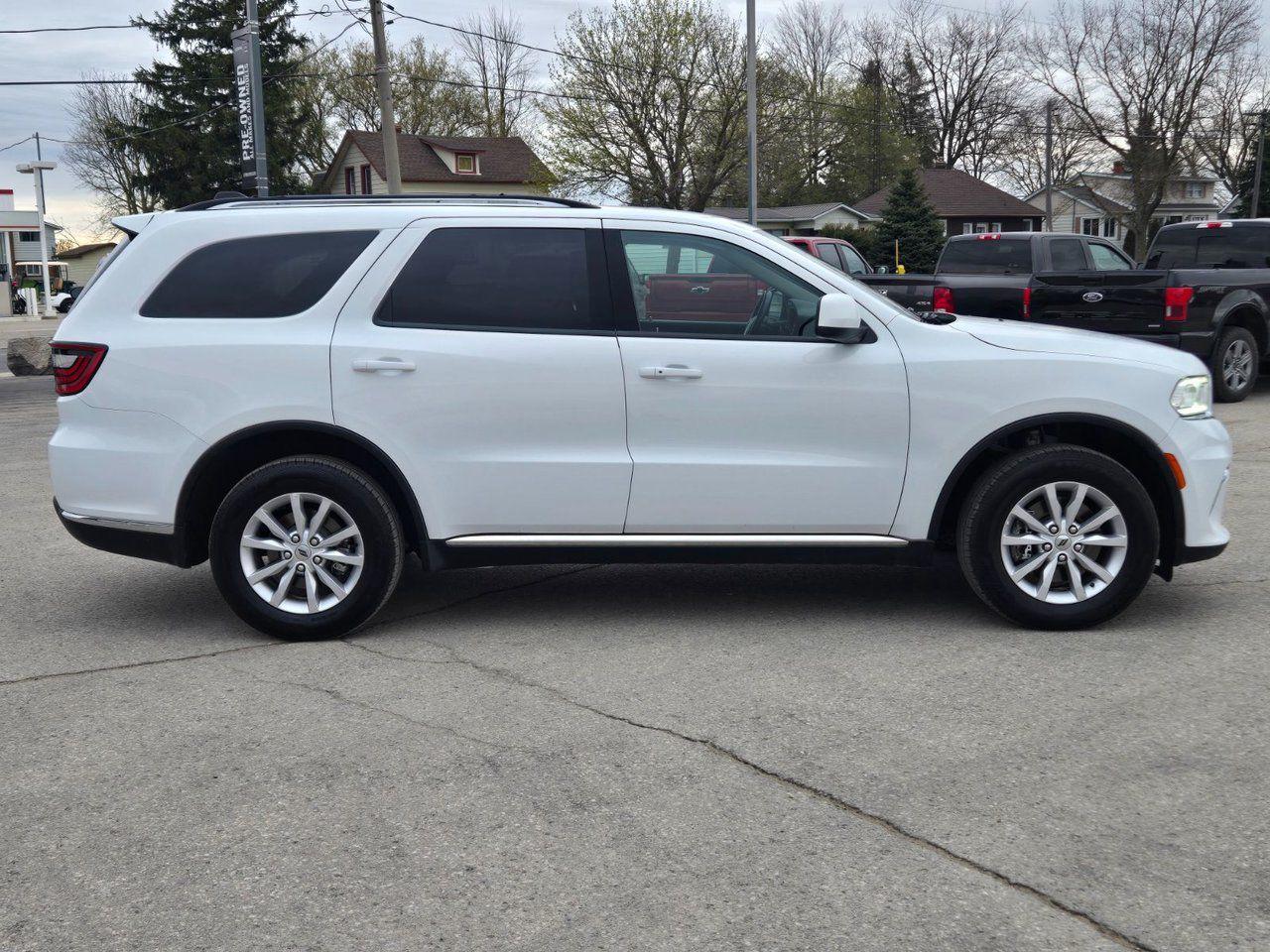 2022 Dodge Durango SXT - Photo #4