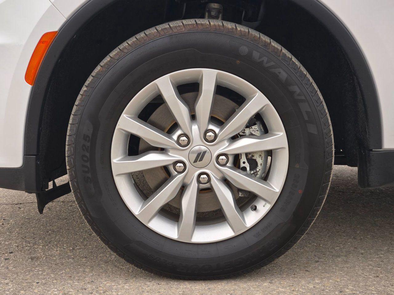 2022 Dodge Durango SXT - Photo #9