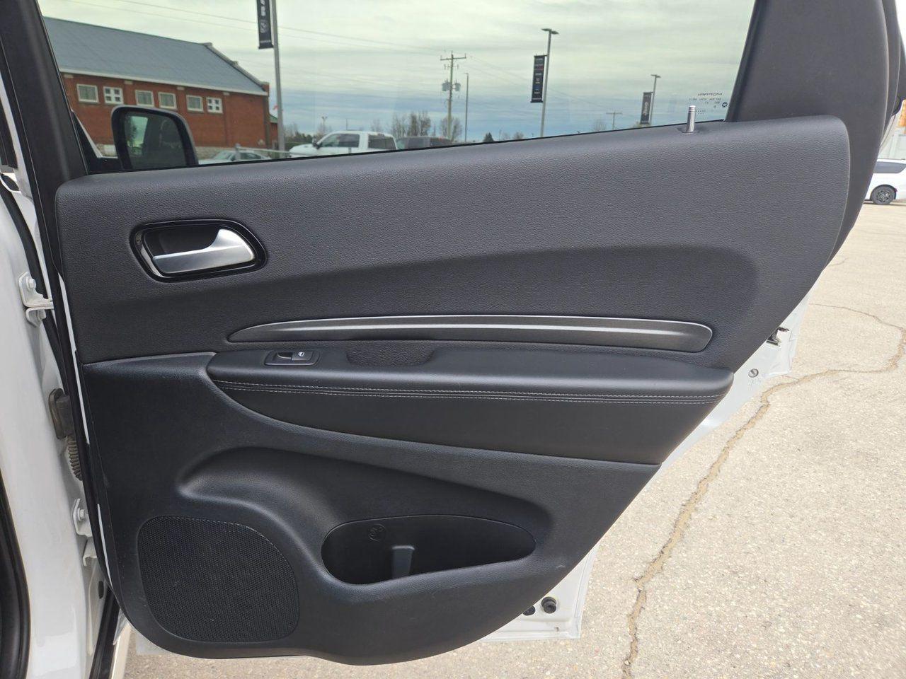 2022 Dodge Durango SXT - Photo #29
